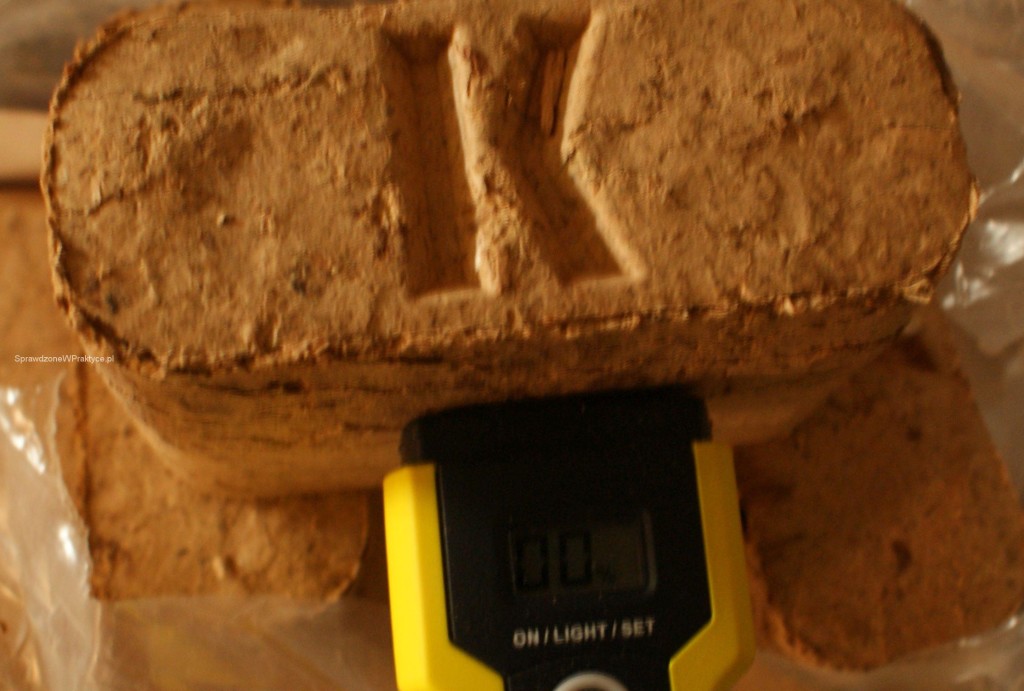 Brykiet KABUS, wilgotność