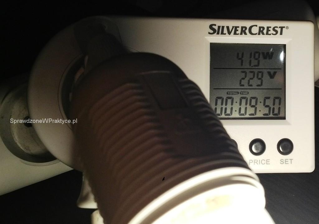 pomiar poboru energii przez żarówki