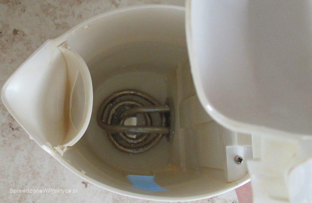 Grzałka w czajniku bezprzewodowym